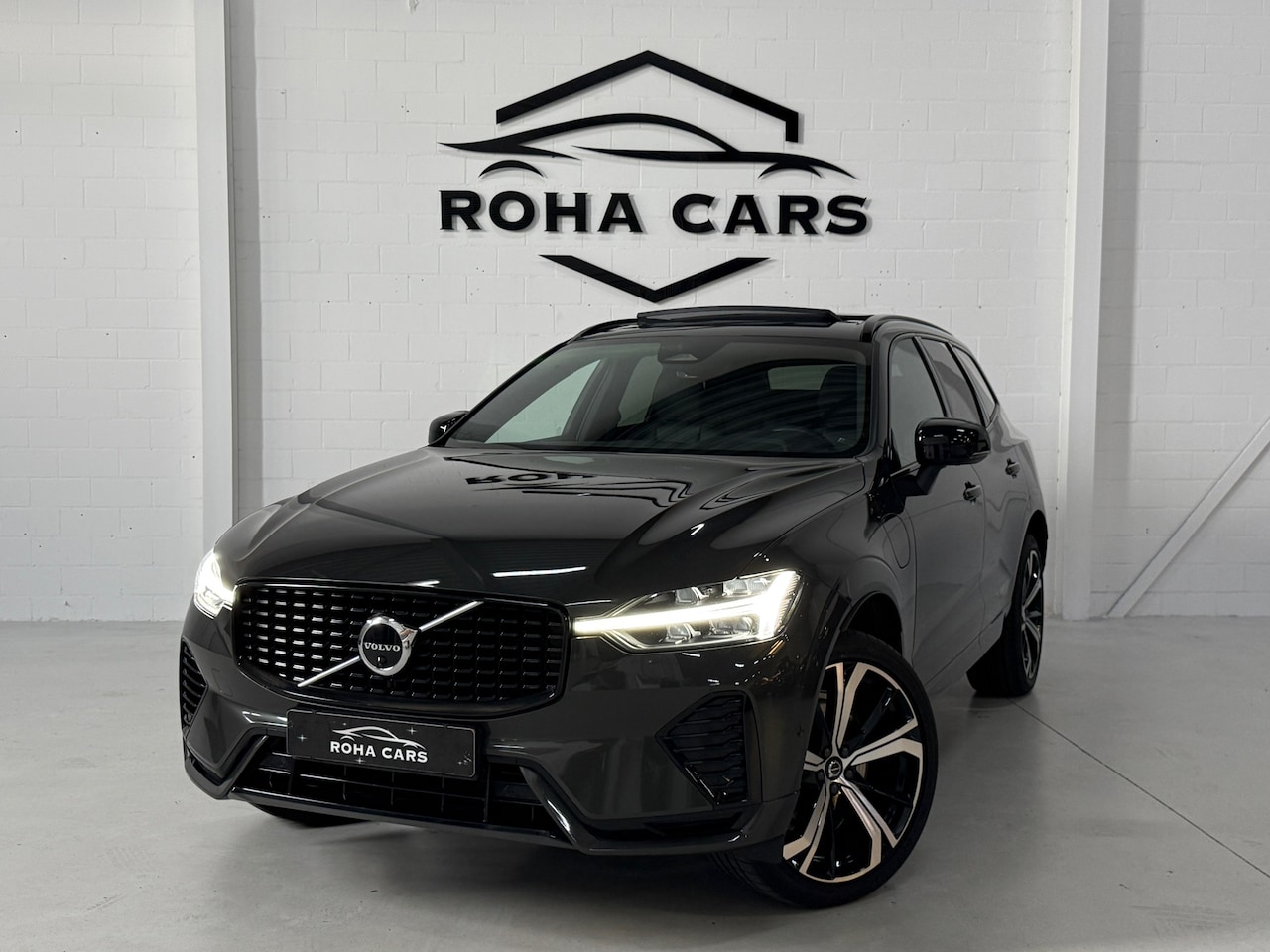 Volvo XC60 - 2.0 T6 Plug-in hybrid AWD Plus Bright*360 Camera*stoelverwarming*Pano*BOMVOL* - AutoWereld.nl