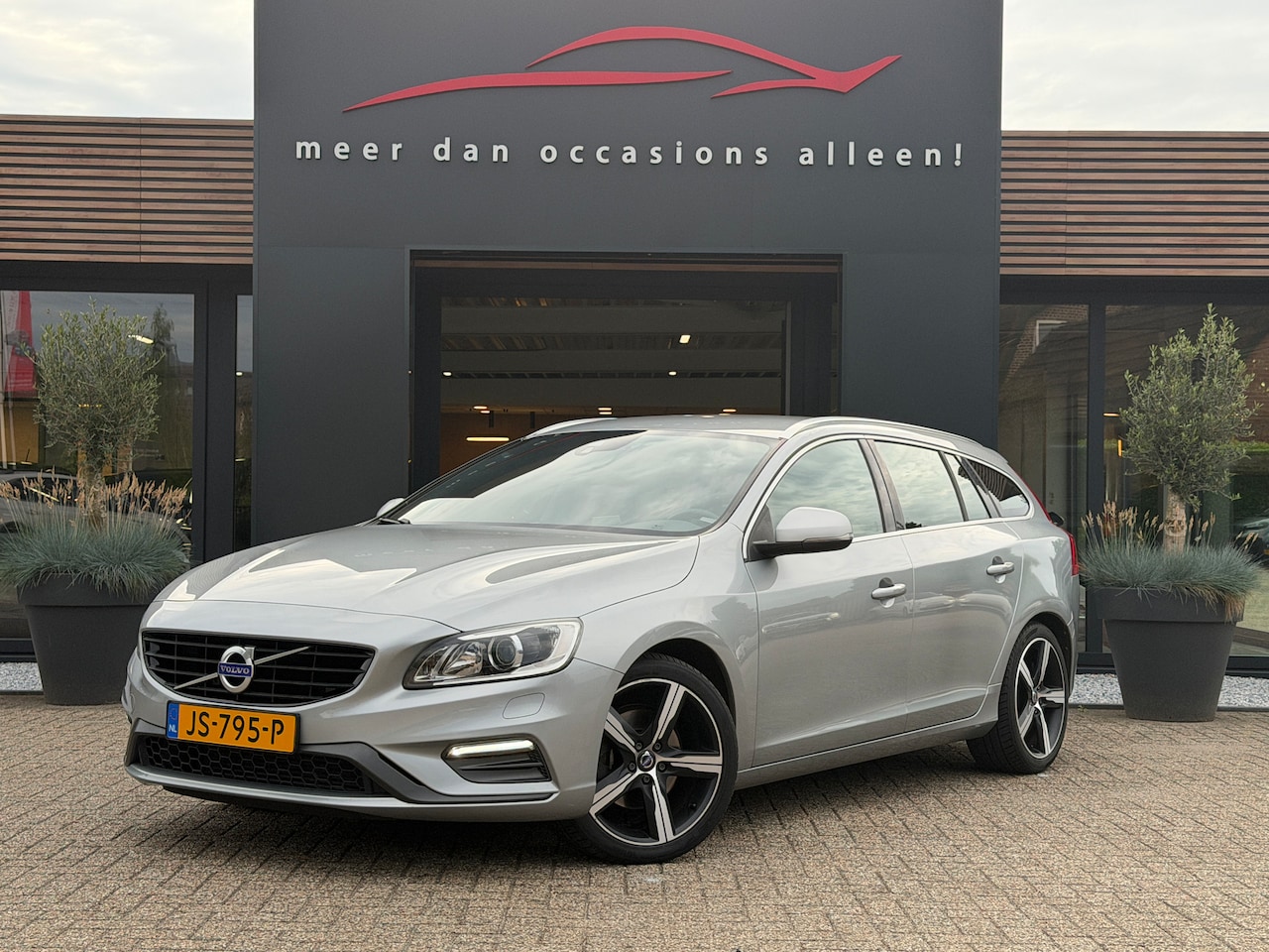 Volvo V60 - T3 Summum - AutoWereld.nl