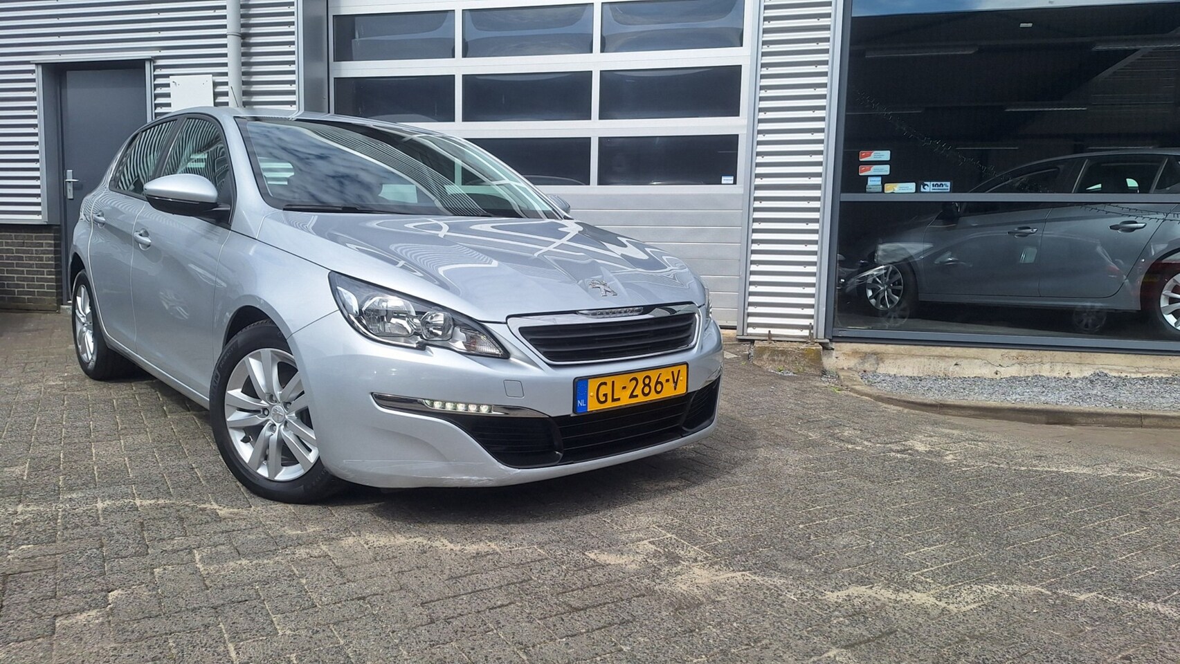 Peugeot 308 - 1.2 PureTech Active/Nav/Cruise/Lm Velgen/Pdc A/Nl Auto/Hist aanwezig - AutoWereld.nl