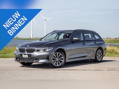 BMW 3-serie Touring - 320e LED / DEALER ONDERHOUDEN / STOELVERWARMING / CAMERA / CARPLAY