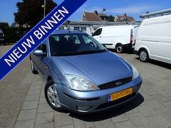 Ford Focus Wagon - 1.6-16V Futura APK NIEUW