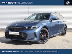 BMW 3-serie Touring - 330e M Sport Automaat / Panoramadak / Trekhaak / Sportstoelen / M Adaptief onderstel / Com