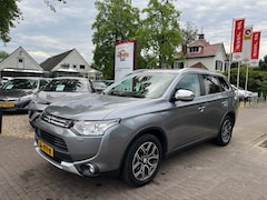 Mitsubishi Outlander - 2.0 PHEV LIMITED EDITION X-LINE PLUG-IN AUTOMAAT / SCHUIFDAK / LEDER / TREKHAAK / CAMERA /