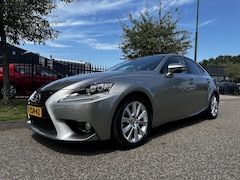 Lexus IS - 300h Hybrid 181pk First Edition Navigatie Parkeer Camera