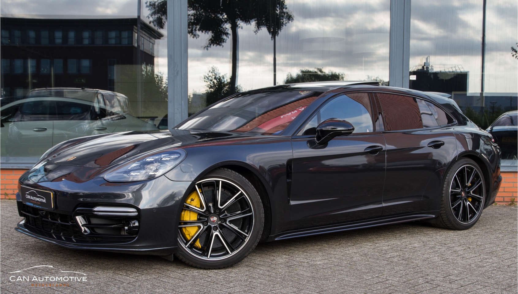 Porsche Panamera Sport Turismo - 4.0 Turbo S E-Hybrid Keramisch 686PK . - AutoWereld.nl