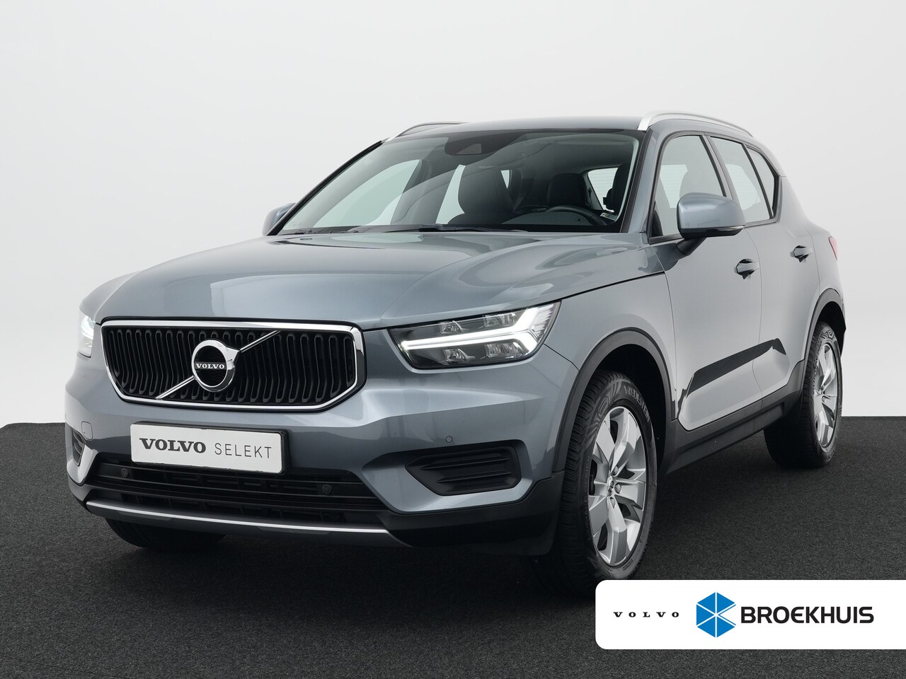 Volvo XC40 - T3 Momentum | All Seasons | Camera | Cruise Control | Climate Control | Navigatie - AutoWereld.nl