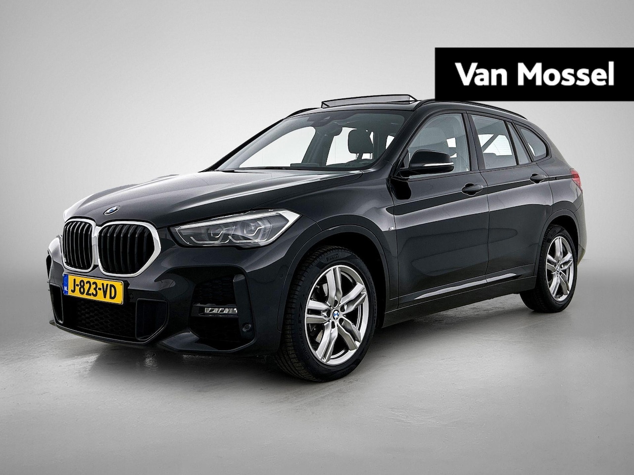 BMW X1 - sDrive18i Executive Edition | PANORAMADAK | STOELVERWARMING | ELEKTRISCHE KOFFERKLEP | CLI - AutoWereld.nl