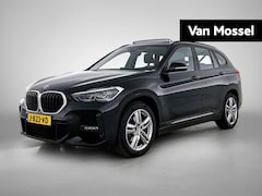 BMW X1 - sDrive18i Executive Edition | PANORAMADAK | STOELVERWARMING | ELEKTRISCHE KOFFERKLEP | CLI