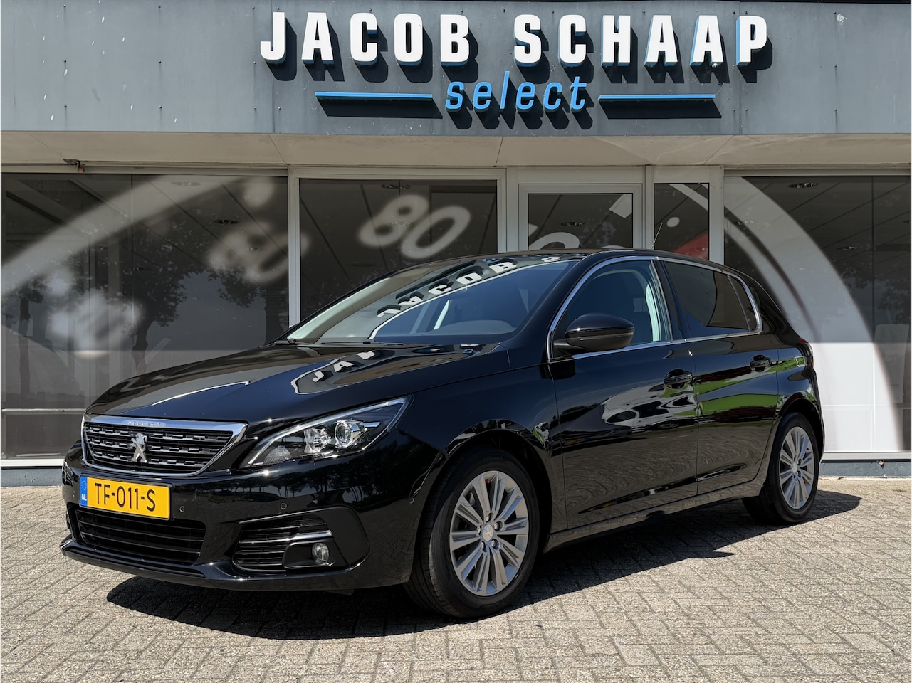 Peugeot 308 - Allure / Carplay / Keyless / Cruise / Parkeersensoren V+A / Navi / 16'' - AutoWereld.nl