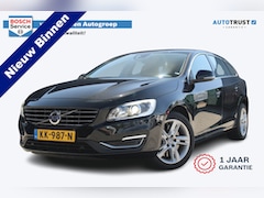 Volvo V60 - 2.4 D6 Twin Engine Momentum | Incl. 12 maanden garantie | Voorstoelen verwarmd | Parkeerse
