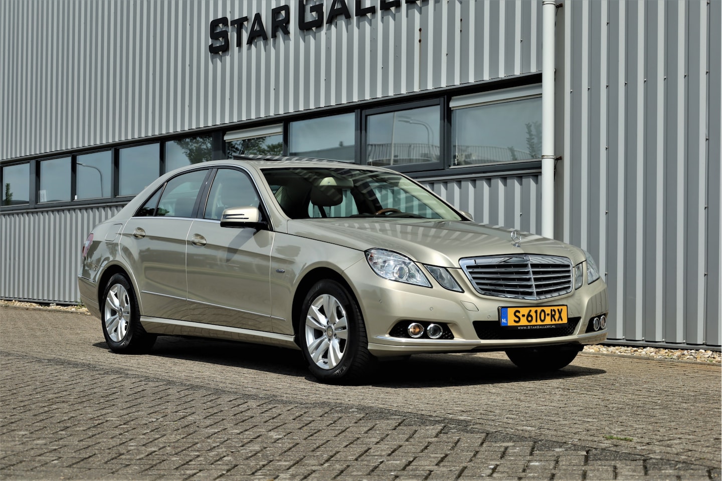 Mercedes-Benz E-klasse - E 350 CGI Elegance 90185km Youngtimer - AutoWereld.nl