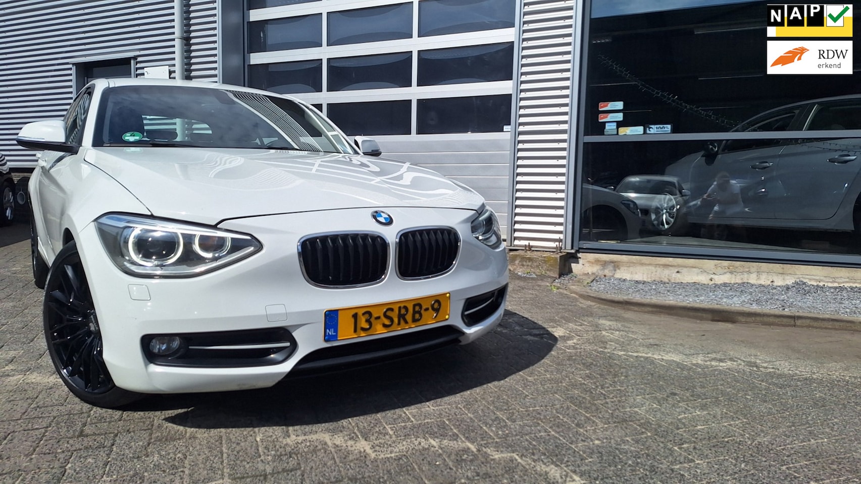 BMW 1-serie - 116i Business/Lm Velgen/Cruise/Nav/Nl Auto/service aanwezig/ - AutoWereld.nl