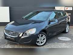 Volvo V60 - 2.0 T5 Summum Automaat | Leder | Navi | ACC | Stoelverwarming | PDC | Trekhaak