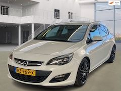 Opel Astra - 1.4 Design Edition AIRCO NAVI BOEKJES