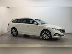 Skoda Octavia Combi - 1.0 e-TSI Business Edition Plus Stoelverwarming Adaptive Cruise Sfeerverlichting Trekhaak