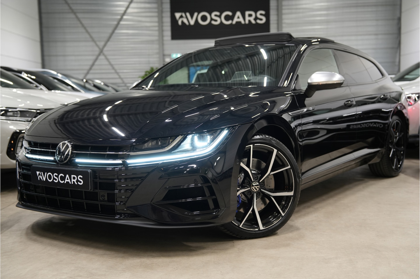 Volkswagen Arteon Shooting Brake - 2.0 TSI R 320PK * Pano - Kuipstoelen - Trekhaak - 360° Cam - Harman Kardon - 20" - HUD * - AutoWereld.nl