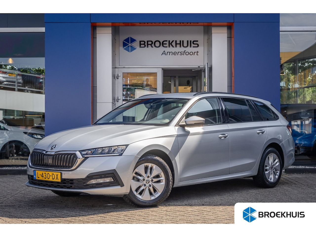 Skoda Octavia Combi - 1.0 e-TSI Business Edition | Trekhaak | Stoelverwarming | Camera | Virtual cockpit | Apple - AutoWereld.nl