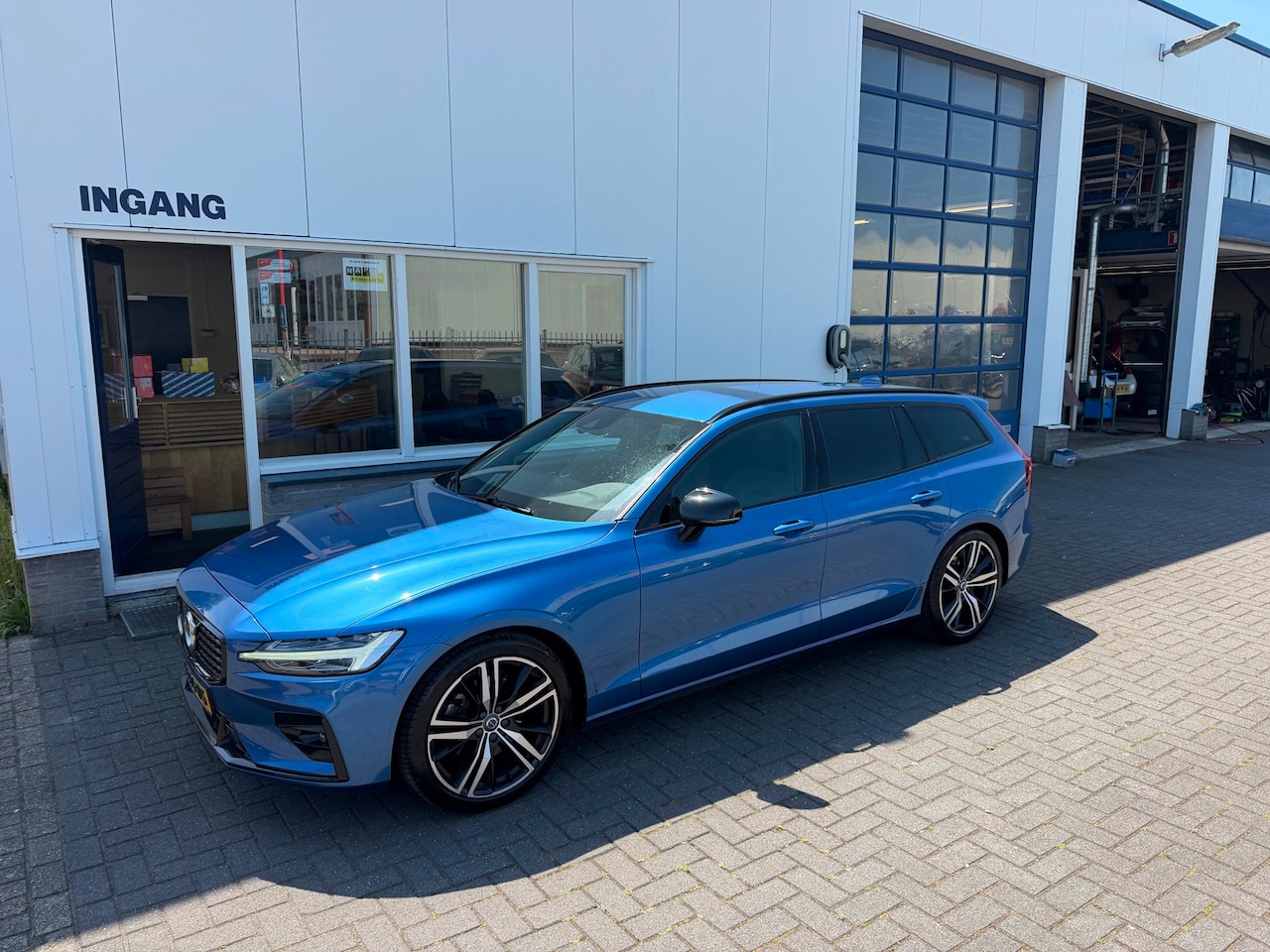 Volvo V60 - 2.0 B3 R-Design 2.0 B3 R-Design - AutoWereld.nl