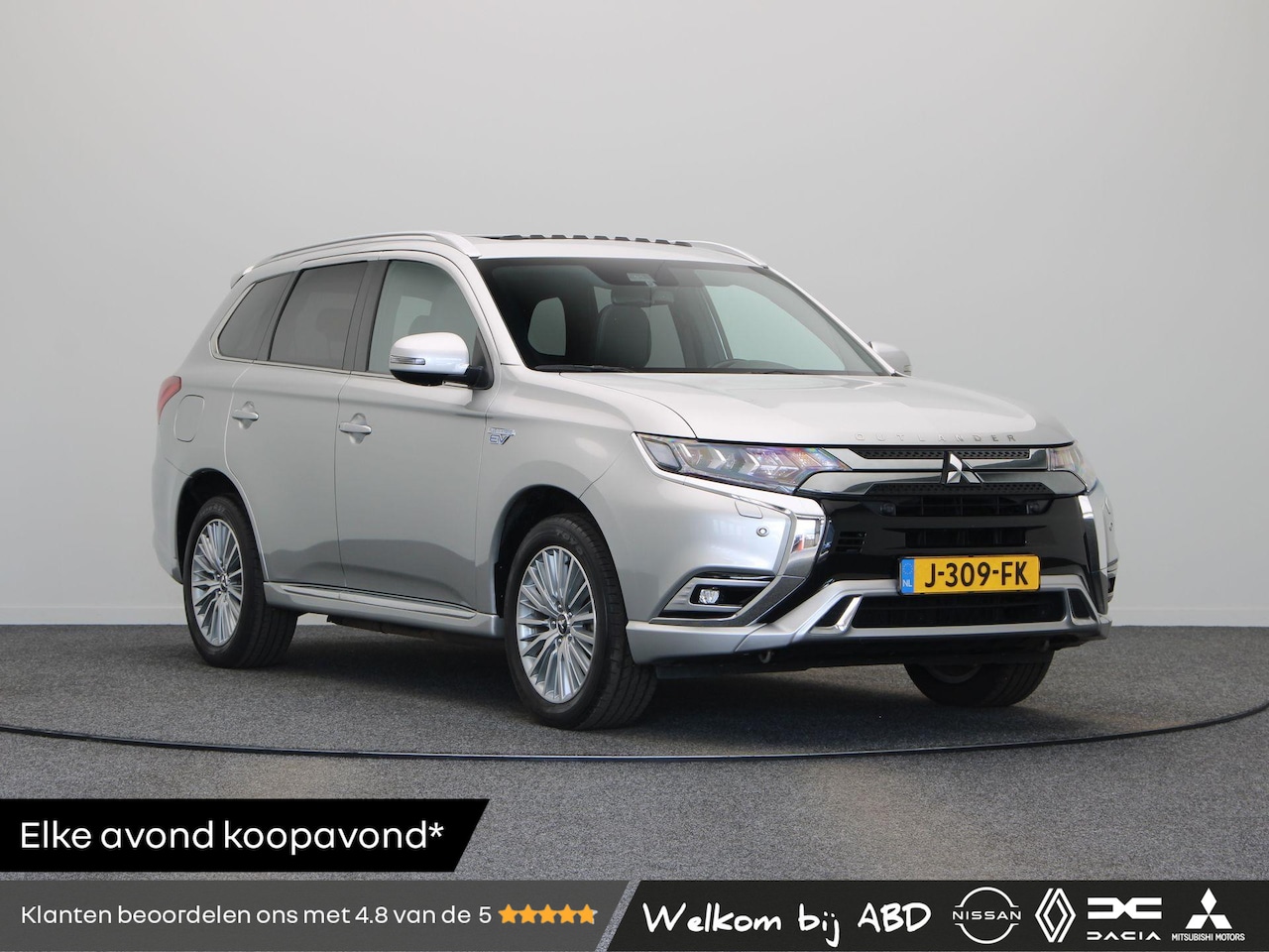 Mitsubishi Outlander - 2.4 PHEV Instyle | Leder | Panorama dak | Stoelverwarming | Trekhaak | - AutoWereld.nl