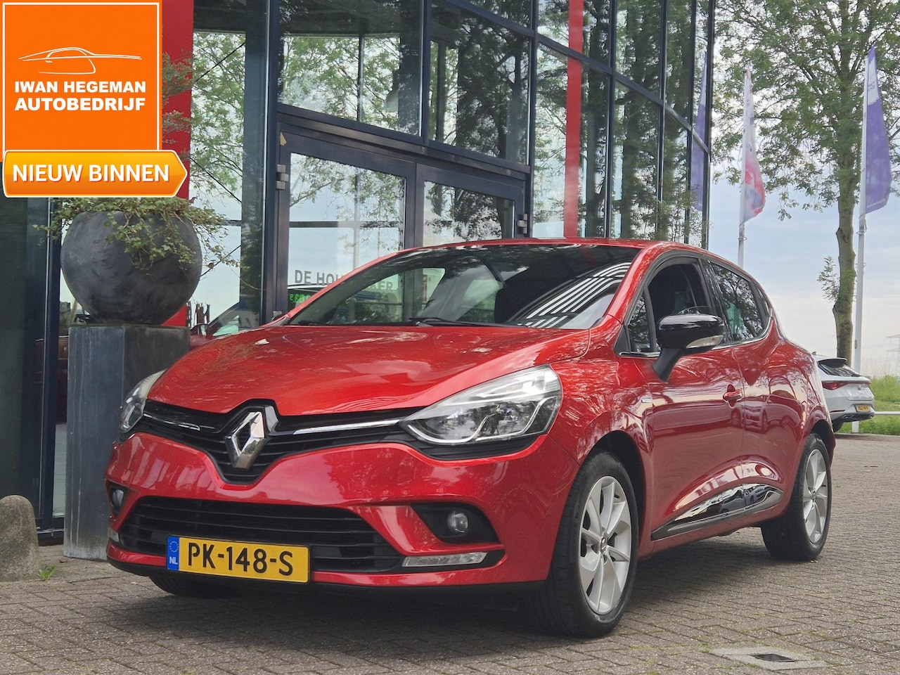 Renault Clio - 0.9 TCe Limited | Airco | Trekhaak | Navigatie | Cruise Control | Licht metalen velgen - AutoWereld.nl