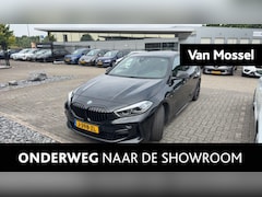 BMW 1-serie - 118i High Executive | WORDT VERWACHT | Automaat | Apple Carplay / Android Auto | Parkeerse