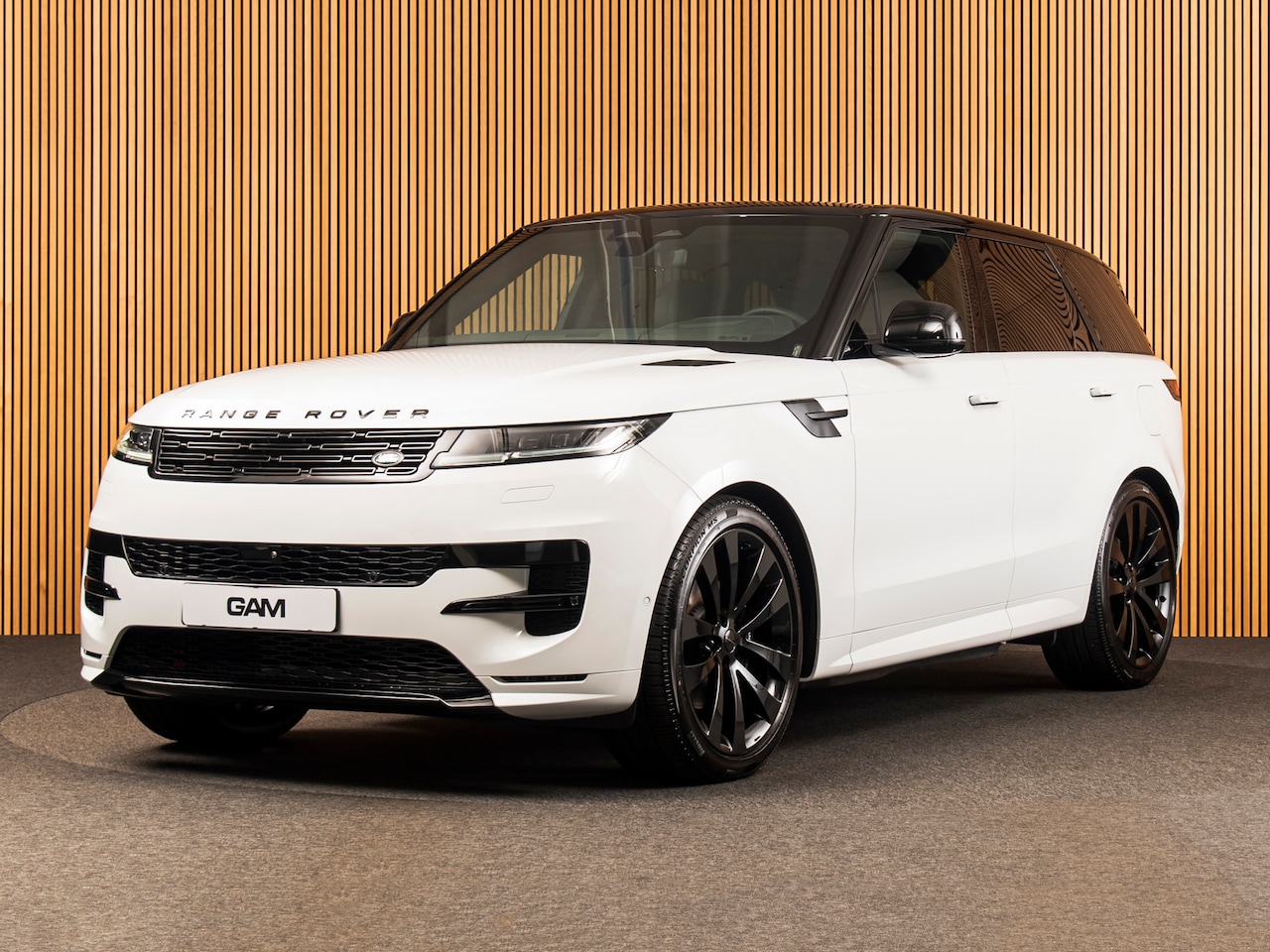 Land Rover Range Rover Sport - 3.0 P460e Dynamic SE PANO | 23" | HUD | MERIDIAN | TREKHAAK | BLACKPACK - AutoWereld.nl