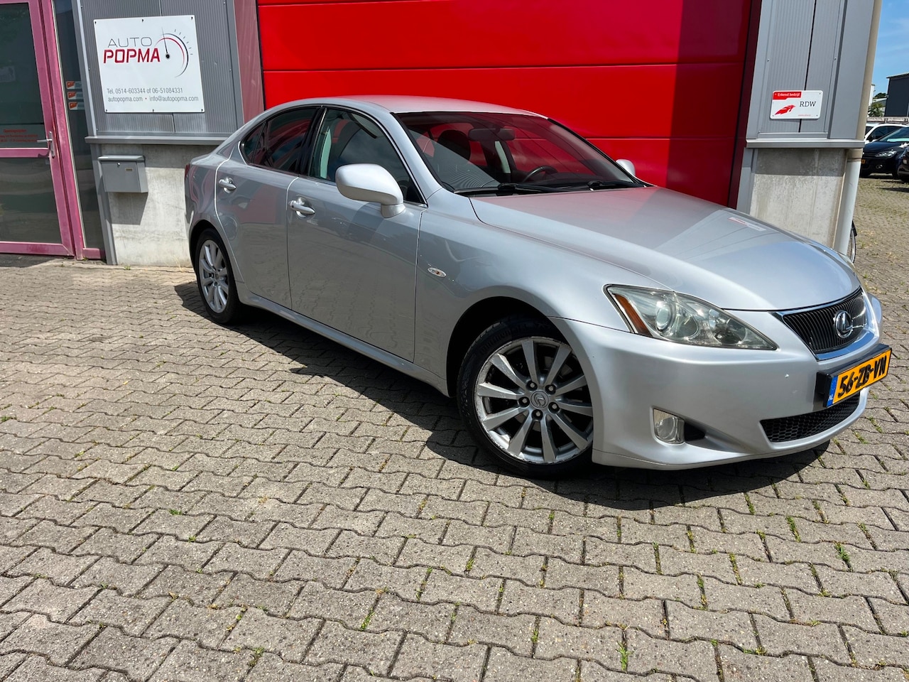 Lexus IS - 250 Business 208pk Automaat / Autom.airco / Leer / Stoelverw. / Cruise / 17" / Keyless / P - AutoWereld.nl