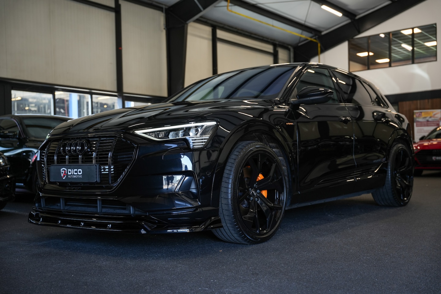 Audi e-tron - e-tron 55 quattro advanced 95 kWh / 91%-SOH/ Memory/ Maxton-Design/ Matrix-LED/ Luchtverin - AutoWereld.nl