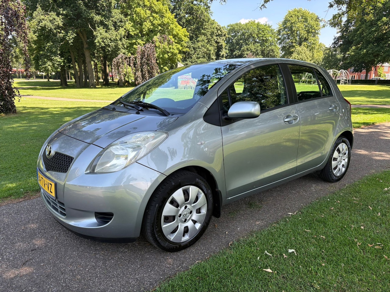 Toyota Yaris - 1.3 VVTi Eerste eigenaar - Nieuwe apk - AutoWereld.nl