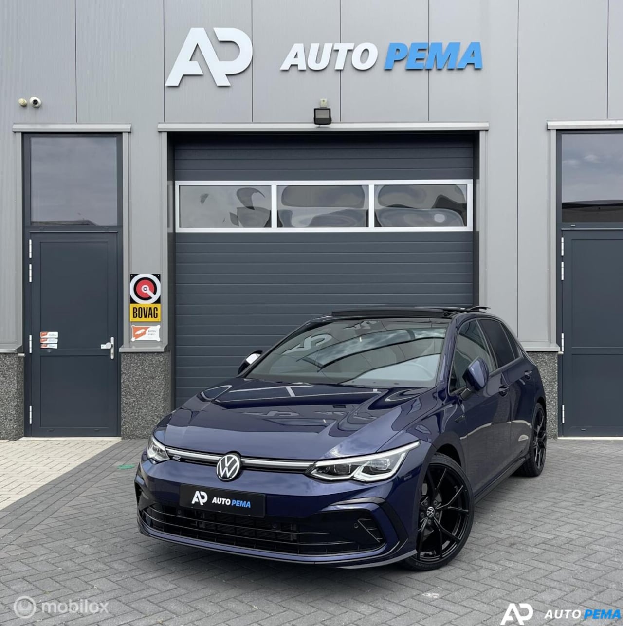 Volkswagen Golf - 1.5 eTSI DSG 3xR-Line 150PK Pano IQ - AutoWereld.nl