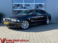 BMW 5-serie - 520i Lifestyle Edition Automaat | Leder | Climate | Cruise | Stoelverwarming | Sensoren