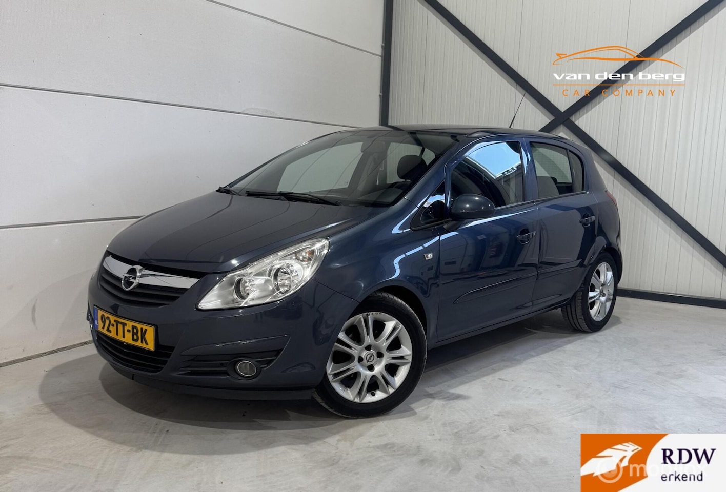 Opel Corsa - 1.2-16V Enjoy Automaat Airco Trekhaak - AutoWereld.nl