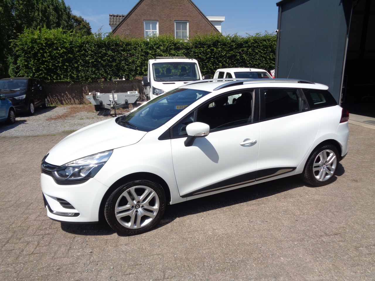 Renault Clio Estate - 0.9 TCe Zen Airco, navigatie, pdc achter - AutoWereld.nl