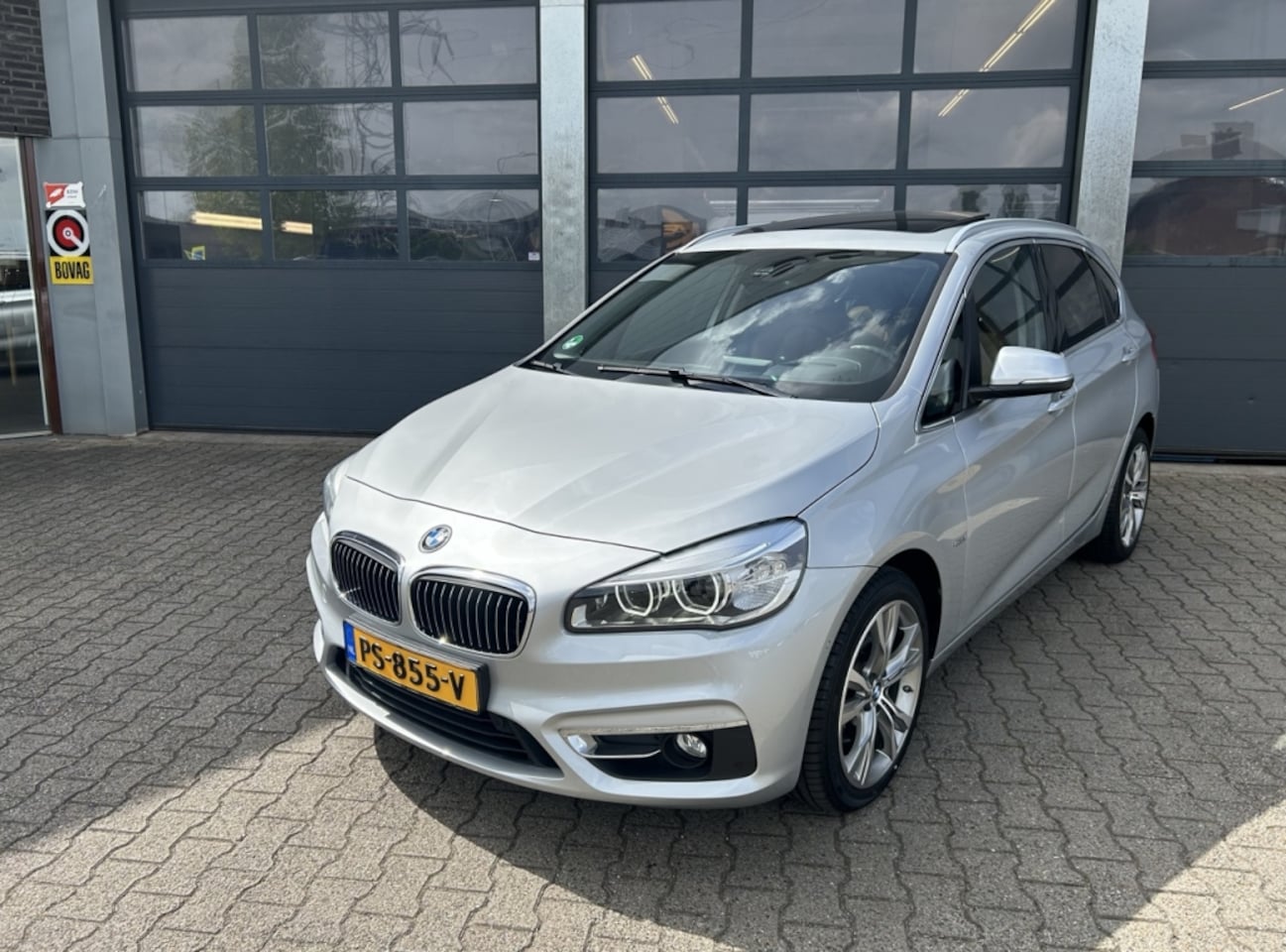 BMW 2-serie Active Tourer - (f45) 220i 192pk High Executive - AutoWereld.nl