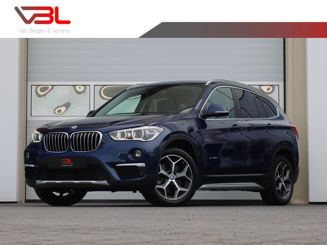 BMW X1 - xDrive20i 192PK High Executive X-line | Apple Carplay | Trekhaak - AutoWereld.nl