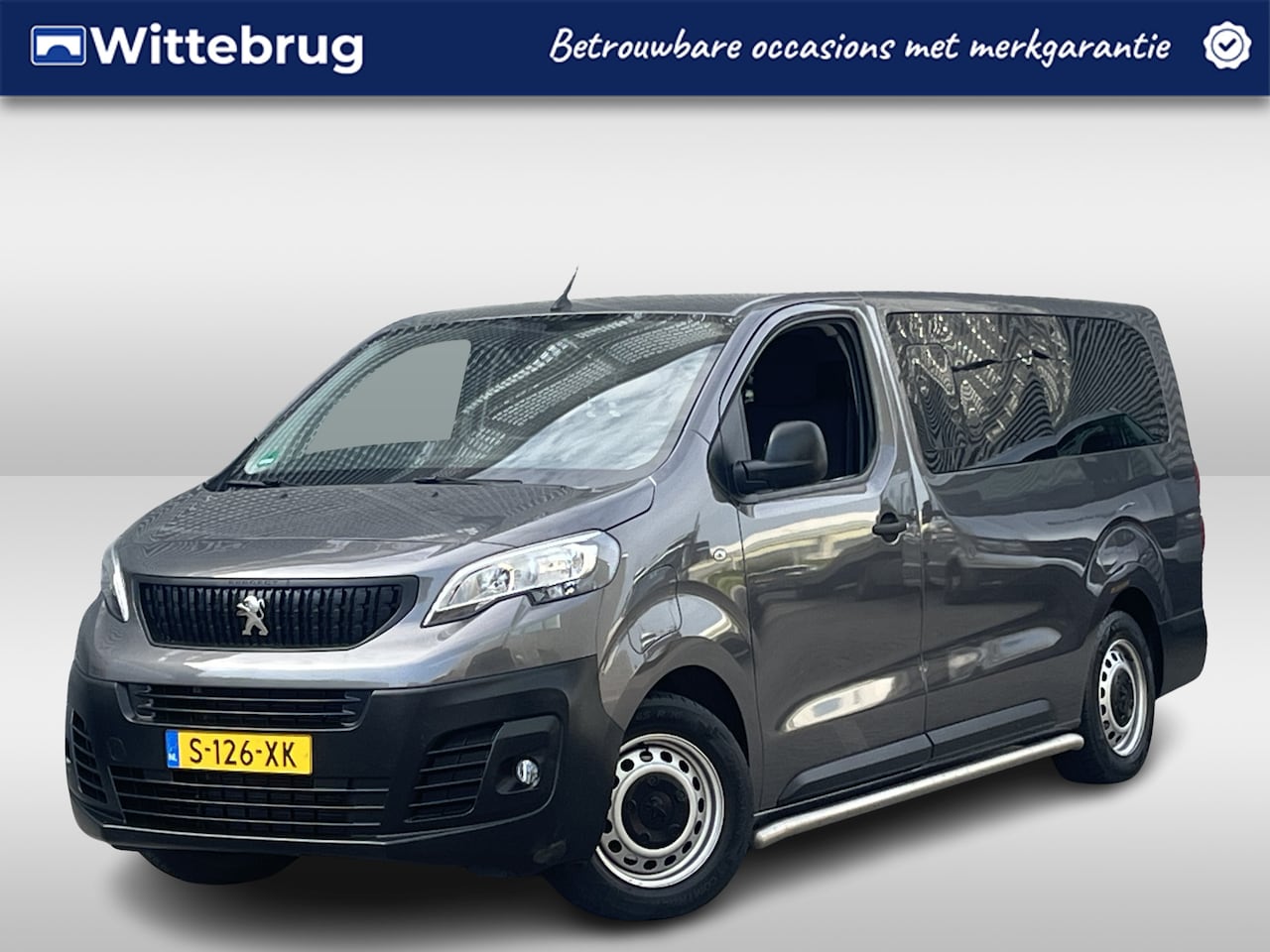 Peugeot e-Traveller - 75 kWh Long E-Expert 9 persoons bus !! € 32995 EX BTW !!! - AutoWereld.nl
