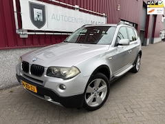 BMW X3 - 2.0i Executive // Clima // 4X4 // PDC // Trk.HK