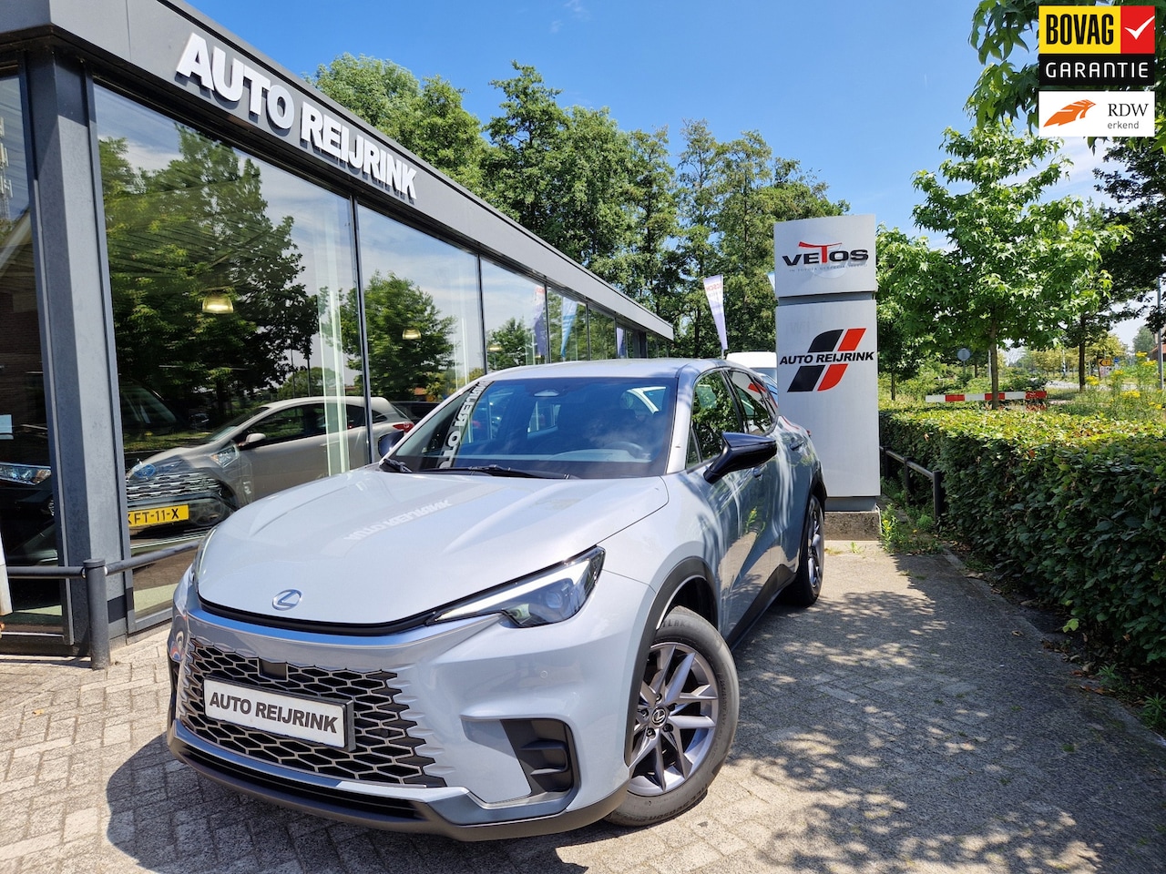 Lexus LBX - 2WD SAFETY COMFORT/PARK.SENS/DODE HOEK/STOEL-EN STUURVERW/ALL SEASON - AutoWereld.nl