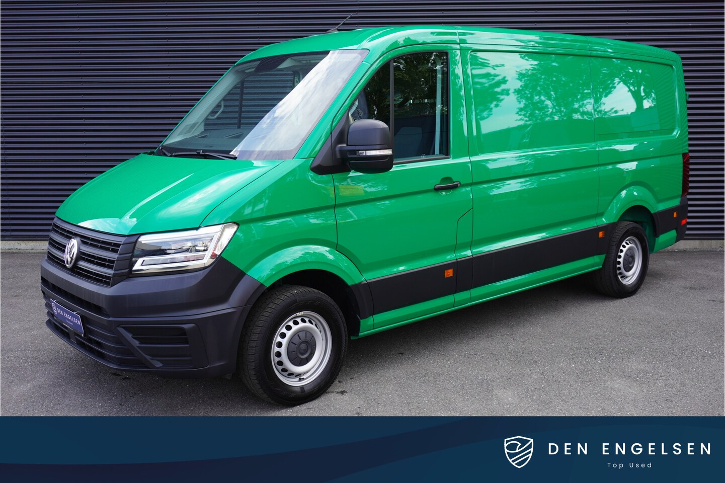 Volkswagen Crafter - 163pk RWD Automaat L3H2/L2H1 Apple carplay Camera Navigatie LED 3-Zits 3500kg Trekgewicht - AutoWereld.nl