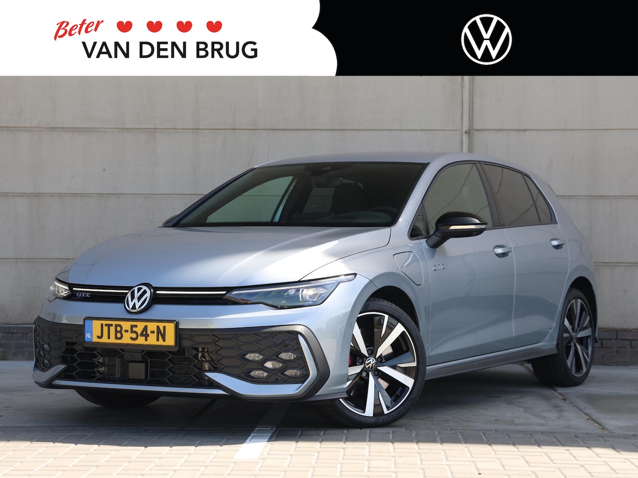 Volkswagen Golf - GTE 1.5 eHybrid 272 pk DSG | NL Auto | Navigatie | Head-up display | 360 Camera | Black St - AutoWereld.nl