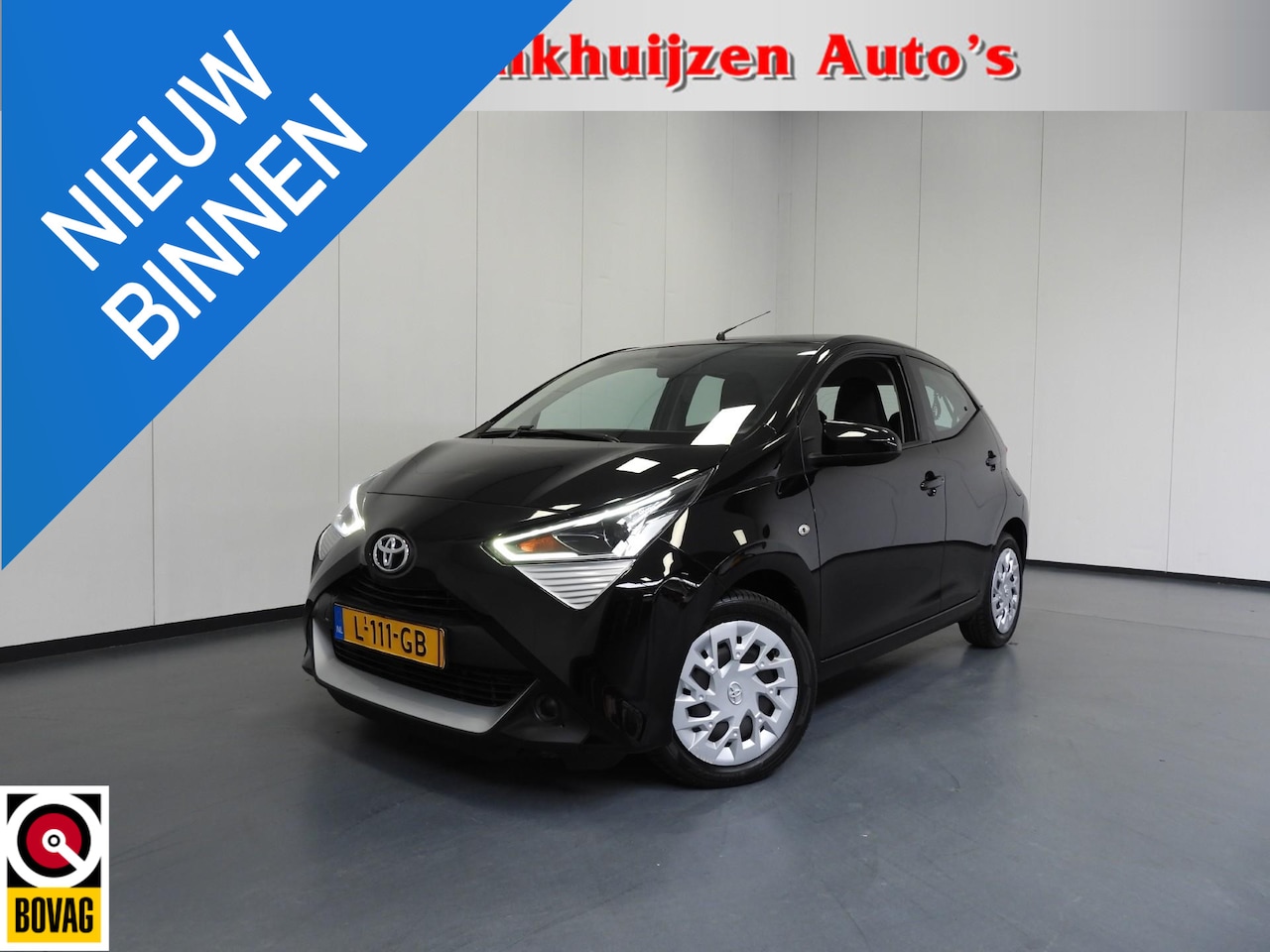 Toyota Aygo - 1.0 VVT-i X-Play Limited NAVI/CAMERA/AIRCO/BLUETOOTH! - AutoWereld.nl
