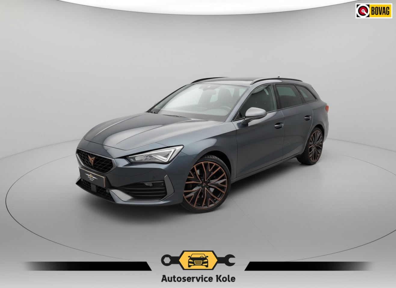 CUPRA Leon Sportstourer - 1.4 e-Hybrid VZ * Leder * Startknop stuur * Camera * Side Assist * - AutoWereld.nl