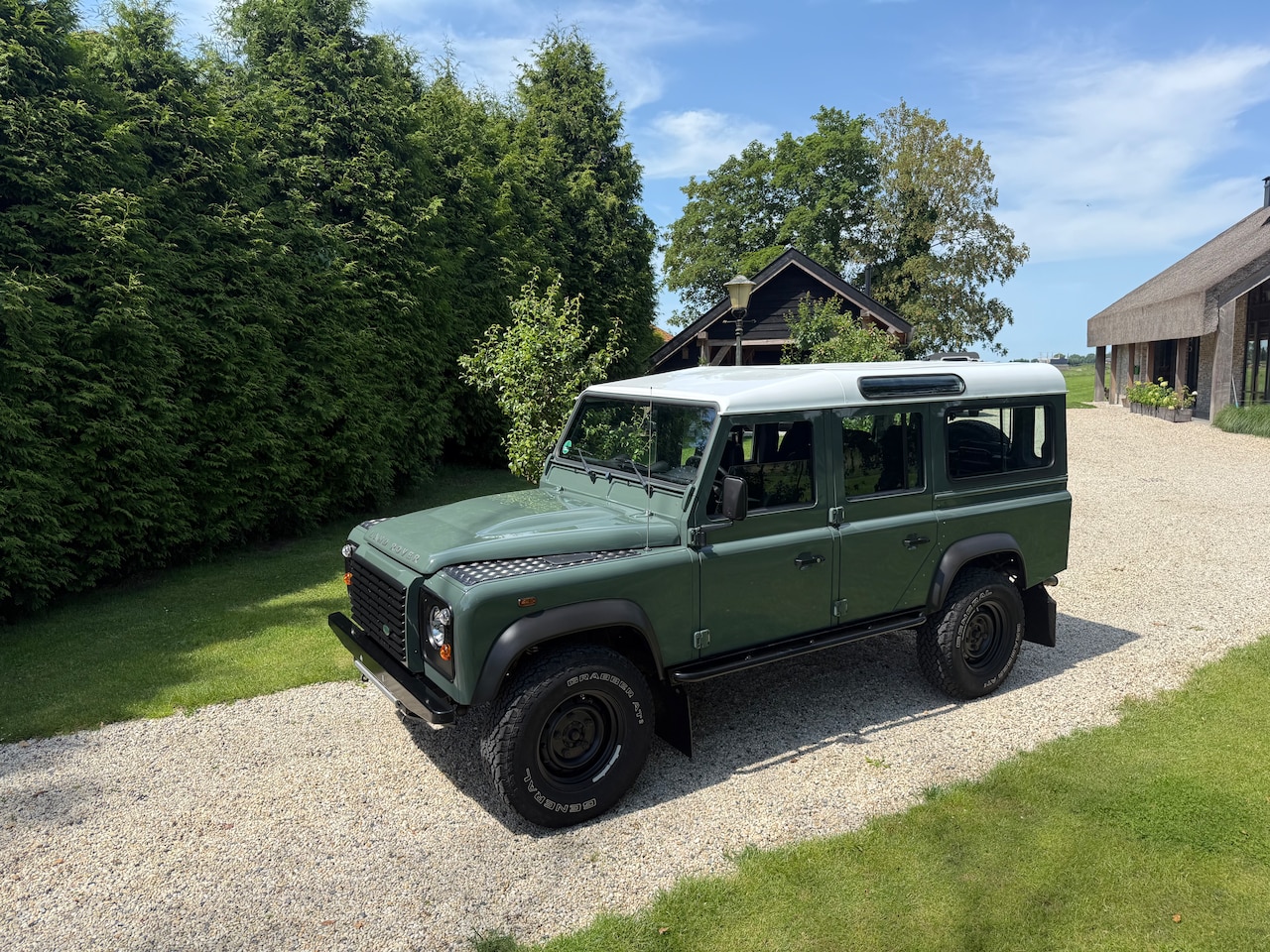 Land Rover Defender - 2.2 D SW 110" SE Tweede eigenaar - AutoWereld.nl