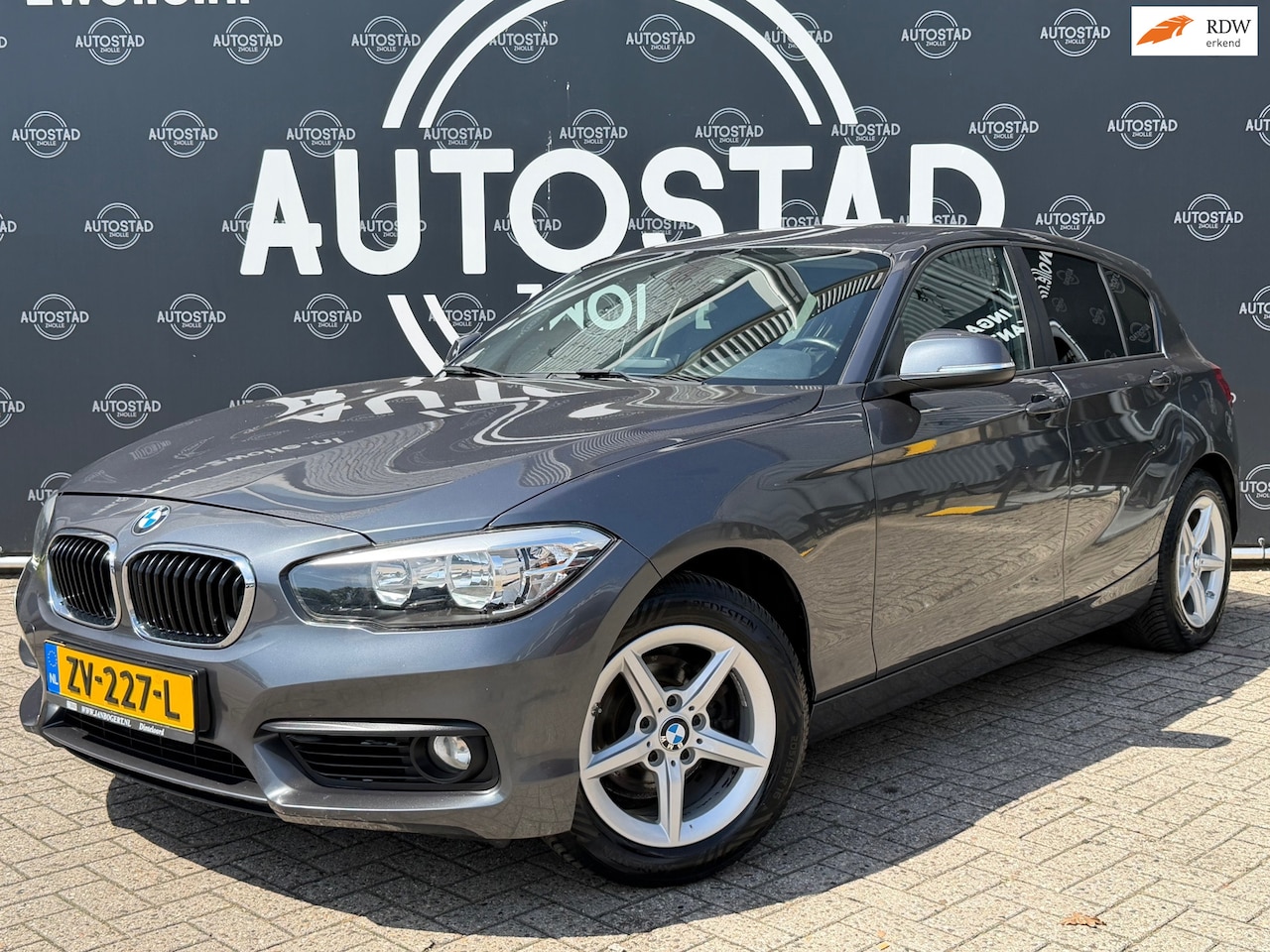 BMW 1-serie - 118d Centennial High Executive Navi / APK / Airco / Trekhaak - AutoWereld.nl
