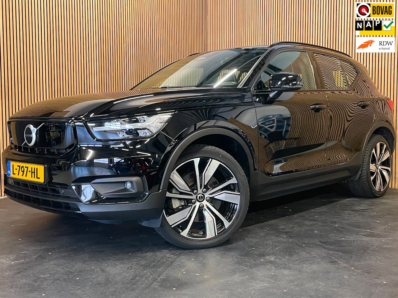 Volvo XC40 - Recharge P8 AWD R-Design|92% SOH|ACC|CAMERA|CARPLAY|ANDROID AUTO|STOEL+STUURVERW|ELEK.KLEP - AutoWereld.nl