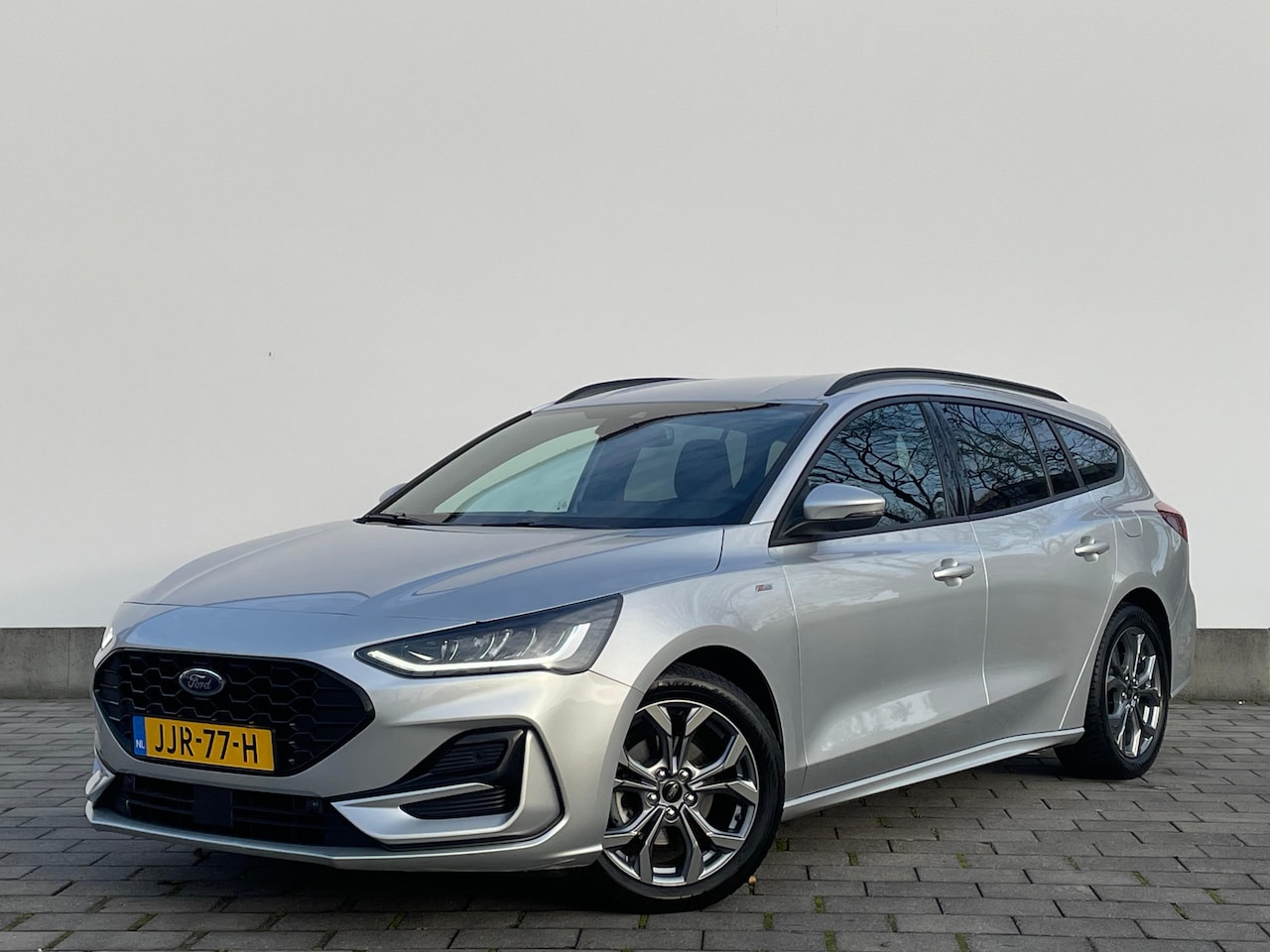 Ford Focus Wagon - 125PK Ecoboost ST-Line | AUTOMAAT | Winter Pack | All Season Banden | Navi | Clima | Cruis - AutoWereld.nl