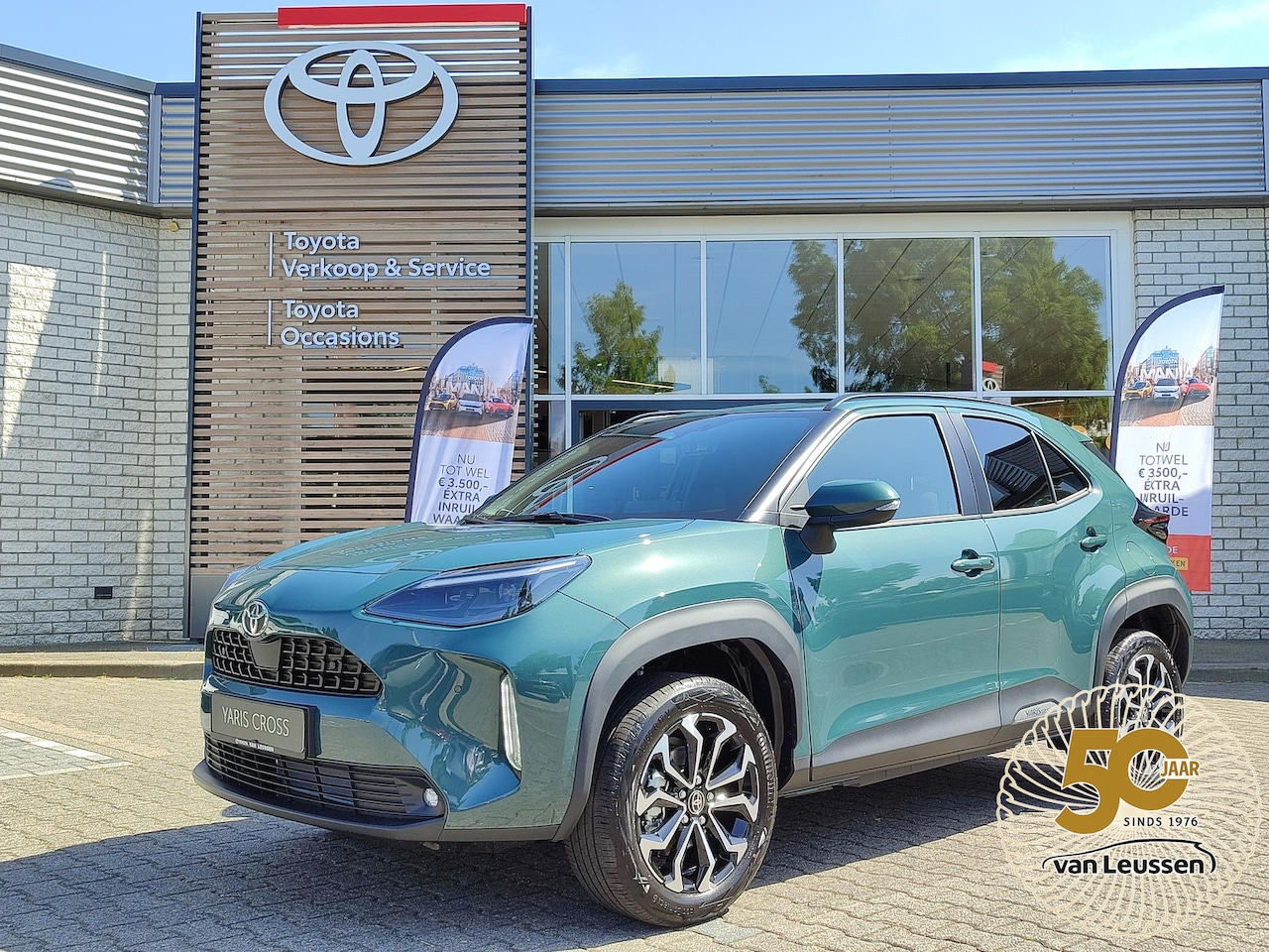 Toyota Yaris Cross - 1.5 Hybrid 115 DYNAMIC NIEUW DIRECT LEVERBAAR! STOEL/STUURVERW PARK-SENSOREN BLIND SPOT KE - AutoWereld.nl