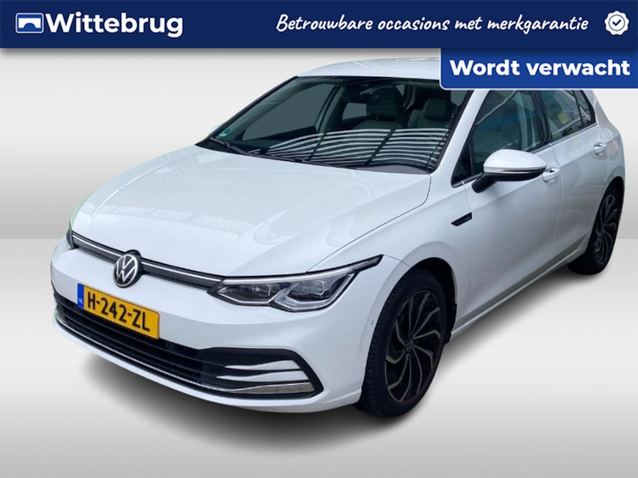 Volkswagen Golf - 1.5 eTSI Style / Navigatie / App connect / Memory seat / Camera / Parkeersensoren V+A / - AutoWereld.nl