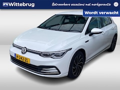 Volkswagen Golf - 1.5 eTSI Style / Navigatie / App connect / Memory seat / Camera / Parkeersensoren V+A /