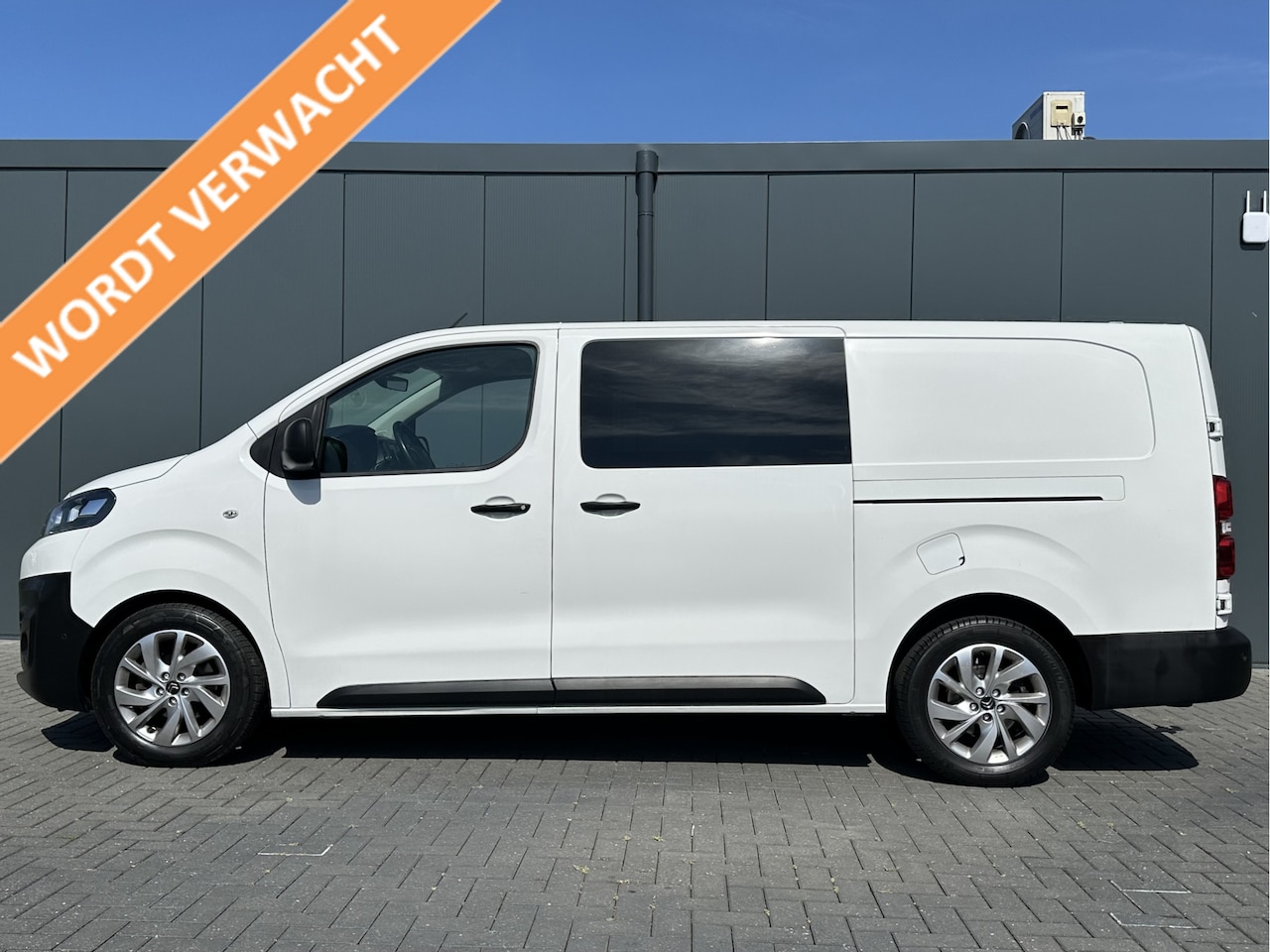 Citroën Jumpy - 2.0 BlueHDI 180 PK / AUTOMAAT / L3H1 / DUBBEL CABINE / 2x SCHUIFDEUR / TREKHAAK / CAMERA / - AutoWereld.nl
